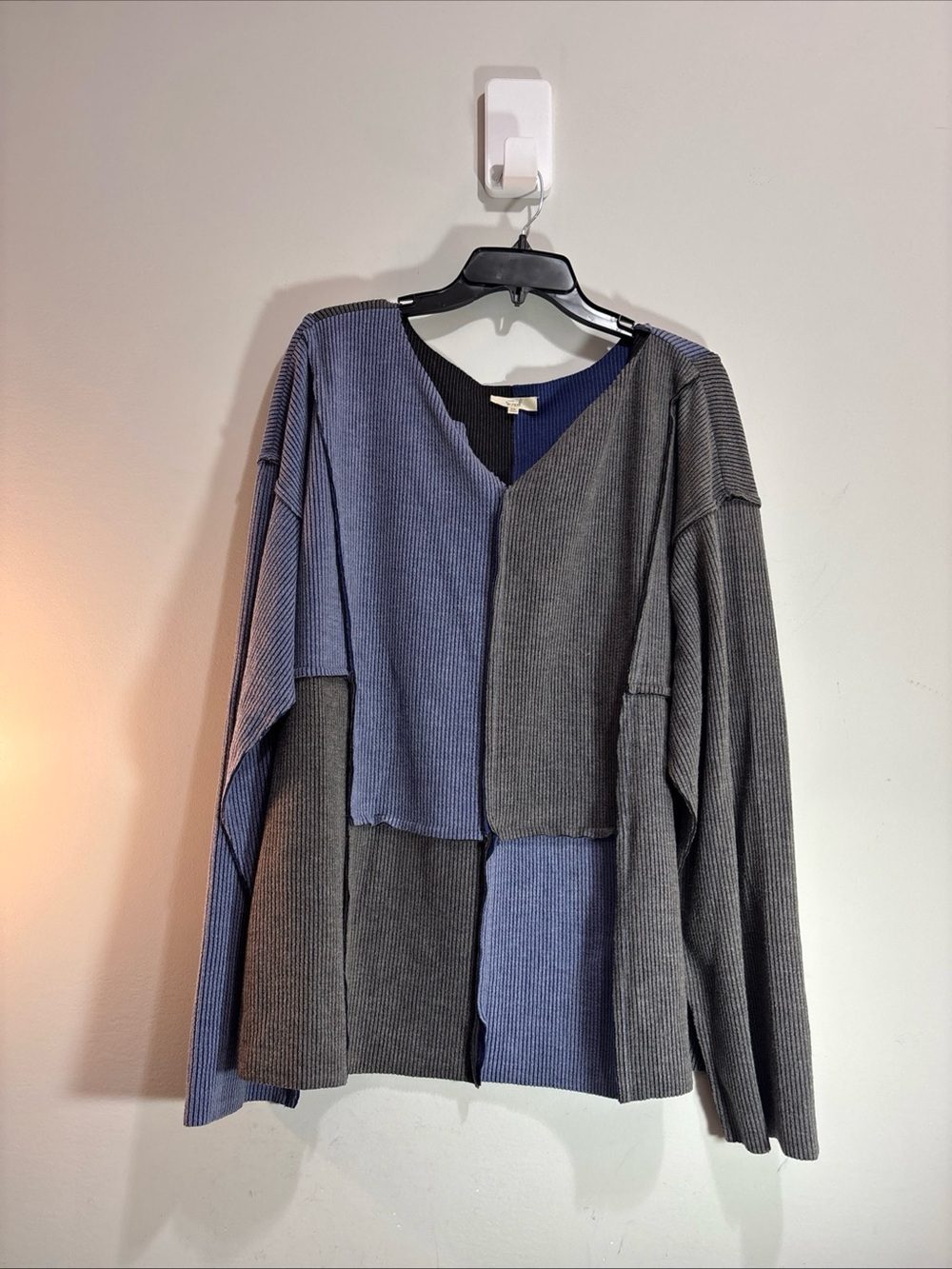 Easel Women’s Patchwork Ribbed Sweater - Gray & Blue. 1433